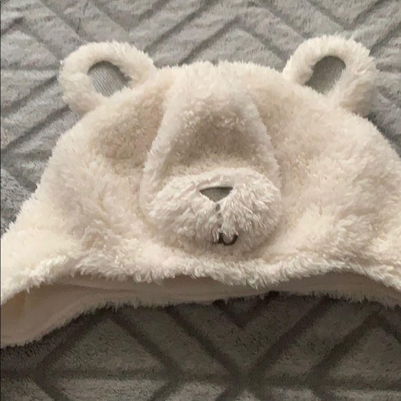 Girl’s scrave and cap - Picture 2 of 8